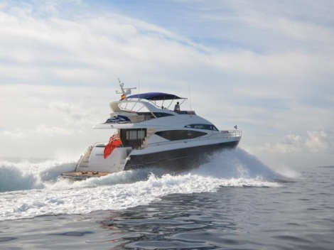 With a top speed of 32 knots and a cruising speed of 26, this all-round flybridge boat performs well with her C32 Caterpillar engines